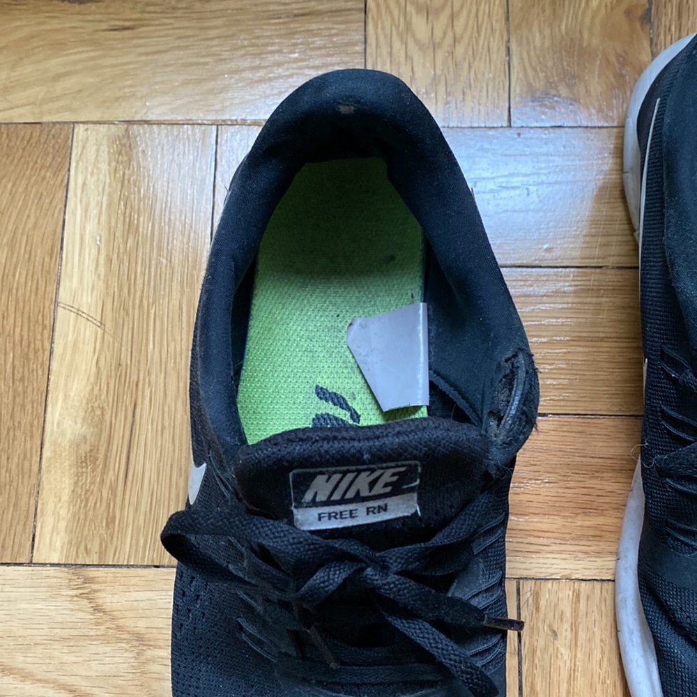 Nike Running Shoes - Picture 3 of 8